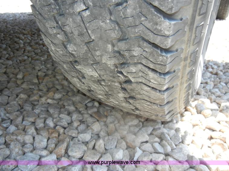 image for item D4252 2001 Chevrolet Silverado K1500 extended cab pickup truck