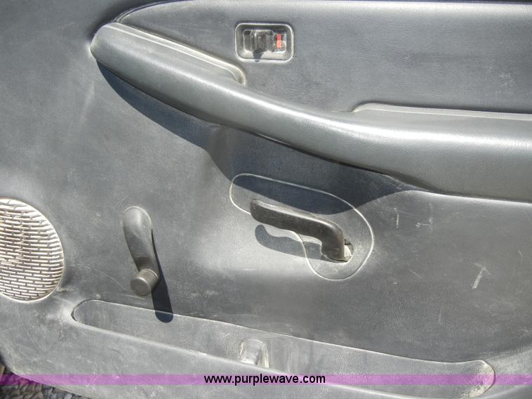 image for item D4252 2001 Chevrolet Silverado K1500 extended cab pickup truck