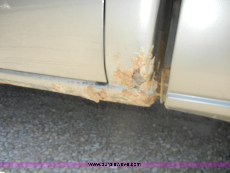 image for item D4252 2001 Chevrolet Silverado K1500 extended cab pickup truck