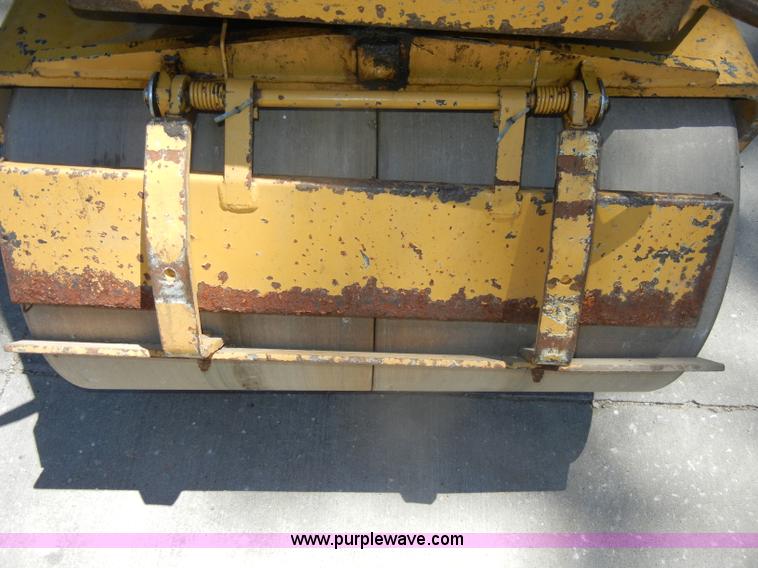 image for item D4268 1996 Roscoe Vibrastat III compaction roller