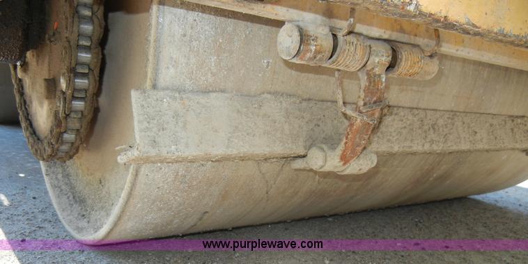 image for item D4268 1996 Roscoe Vibrastat III compaction roller