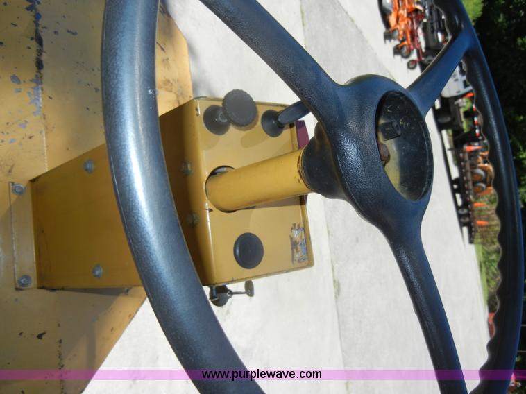 image for item D4268 1996 Roscoe Vibrastat III compaction roller