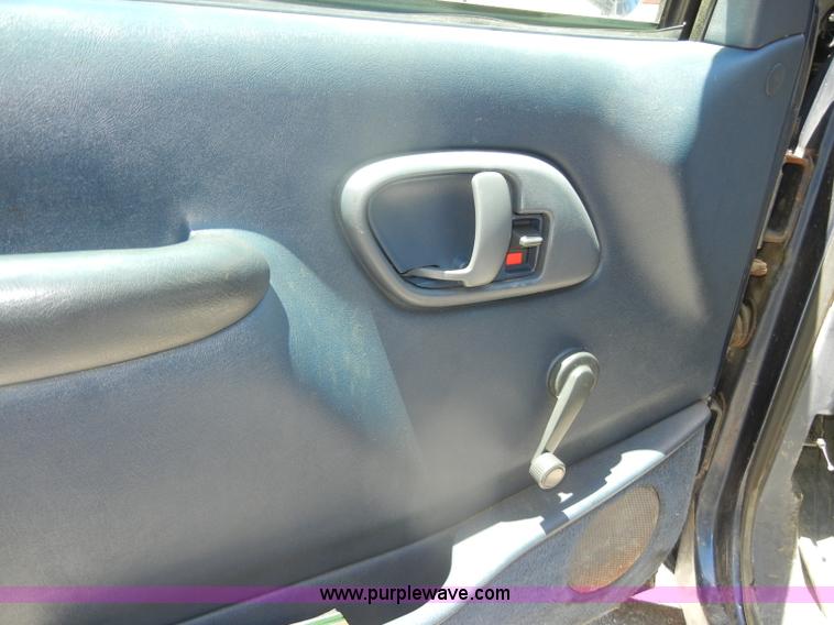 image for item D4269 1999 Chevrolet K3500 Silverado pickup truck