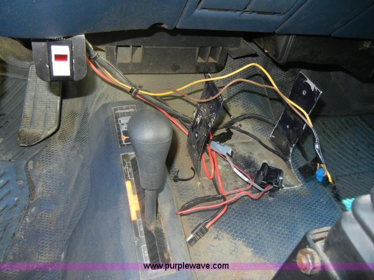 image for item D4269 1999 Chevrolet K3500 Silverado pickup truck