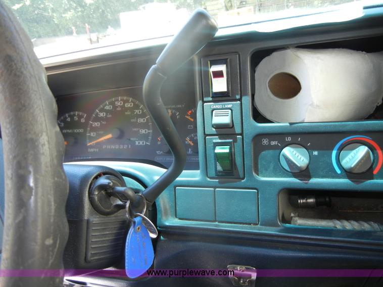 image for item D4269 1999 Chevrolet K3500 Silverado pickup truck