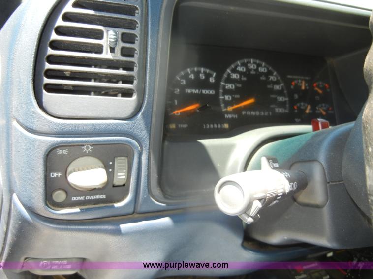 image for item D4269 1999 Chevrolet K3500 Silverado pickup truck