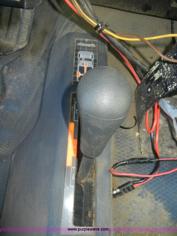 image for item D4269 1999 Chevrolet K3500 Silverado pickup truck