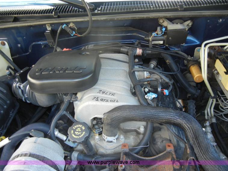 image for item D4269 1999 Chevrolet K3500 Silverado pickup truck