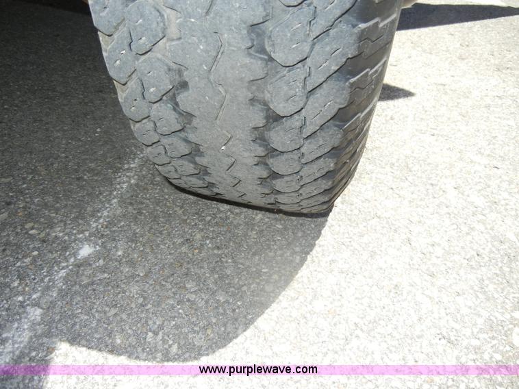 image for item D4269 1999 Chevrolet K3500 Silverado pickup truck