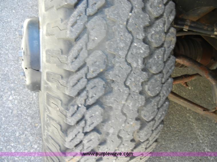 image for item D4269 1999 Chevrolet K3500 Silverado pickup truck