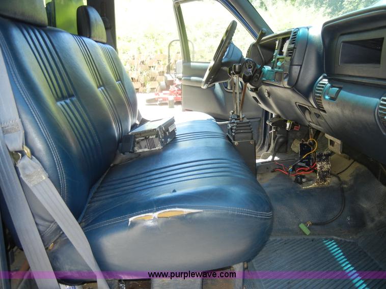 image for item D4269 1999 Chevrolet K3500 Silverado pickup truck