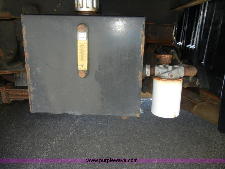 image for item D4269 1999 Chevrolet K3500 Silverado pickup truck