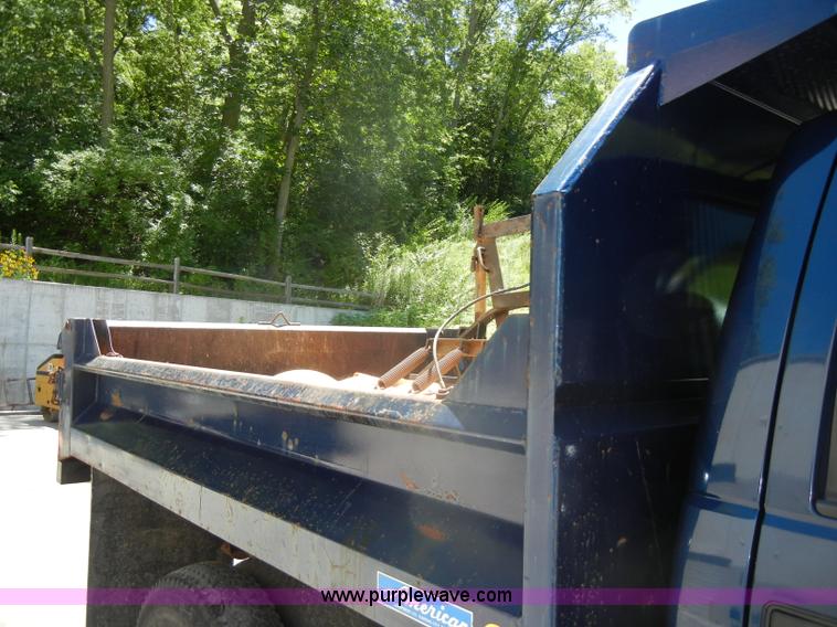 image for item D4269 1999 Chevrolet K3500 Silverado pickup truck