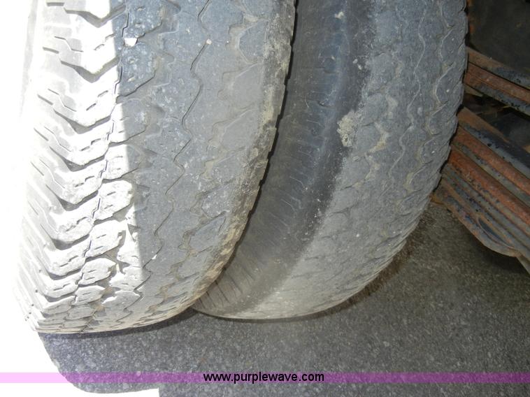 image for item D4269 1999 Chevrolet K3500 Silverado pickup truck