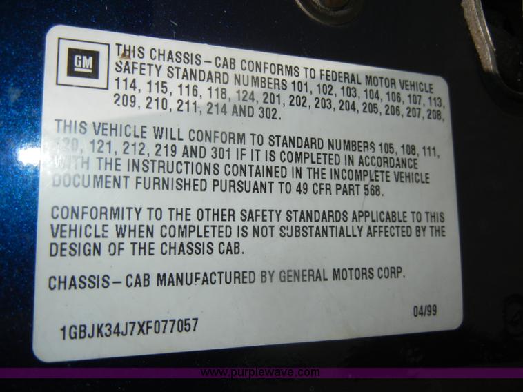 image for item D4269 1999 Chevrolet K3500 Silverado pickup truck