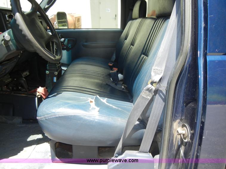 image for item D4270 1999 Chevrolet K3500 Silverado pickup truck