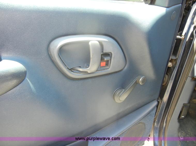 image for item D4270 1999 Chevrolet K3500 Silverado pickup truck