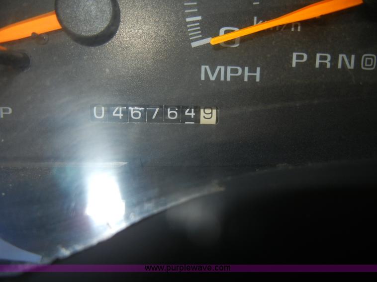 image for item D4270 1999 Chevrolet K3500 Silverado pickup truck