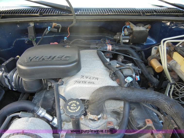 image for item D4270 1999 Chevrolet K3500 Silverado pickup truck