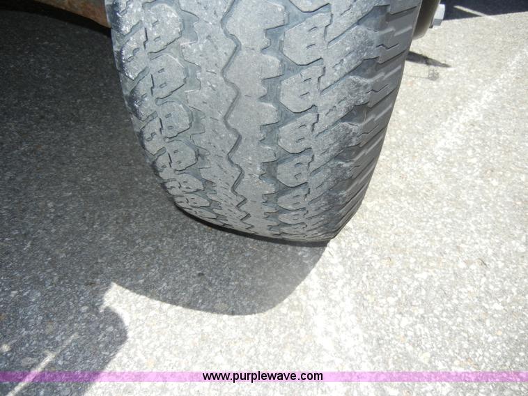 image for item D4270 1999 Chevrolet K3500 Silverado pickup truck