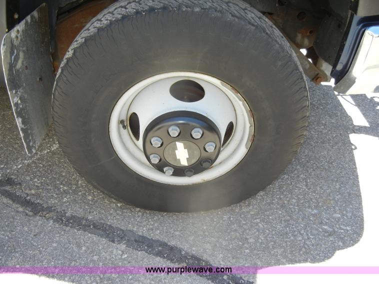 image for item D4270 1999 Chevrolet K3500 Silverado pickup truck