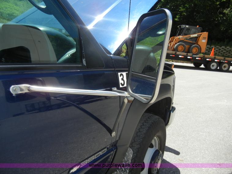 image for item D4270 1999 Chevrolet K3500 Silverado pickup truck