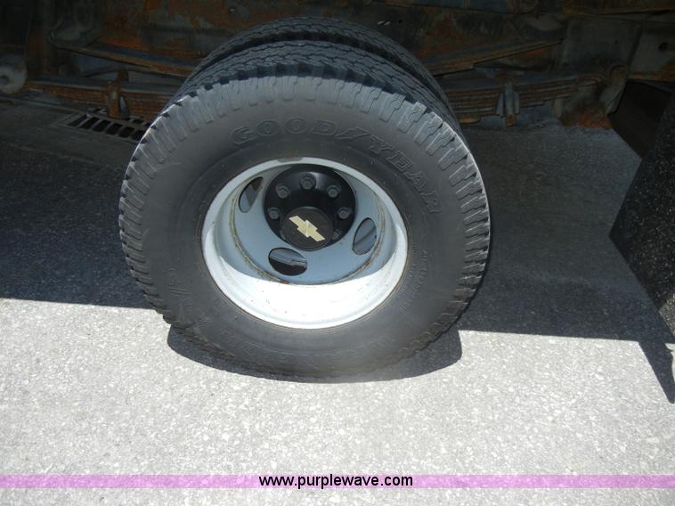 image for item D4270 1999 Chevrolet K3500 Silverado pickup truck