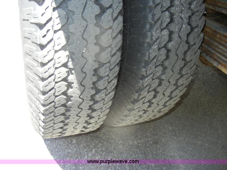 image for item D4270 1999 Chevrolet K3500 Silverado pickup truck