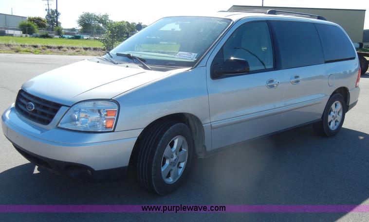 image for item D4271 2007 Ford Freestar SE mini van