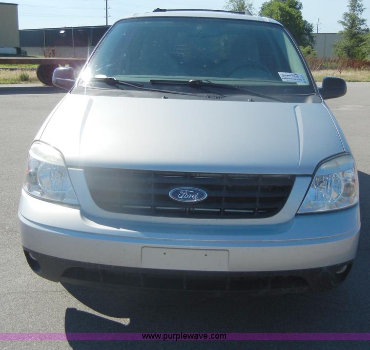 image for item D4271 2007 Ford Freestar SE mini van