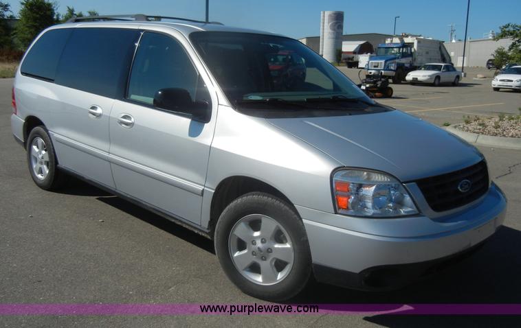 image for item D4271 2007 Ford Freestar SE mini van