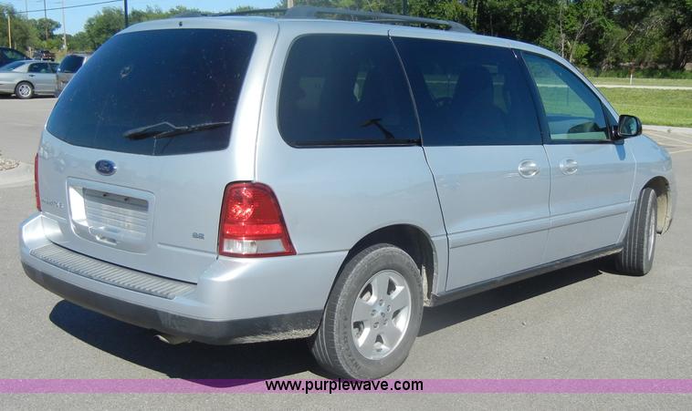 image for item D4271 2007 Ford Freestar SE mini van