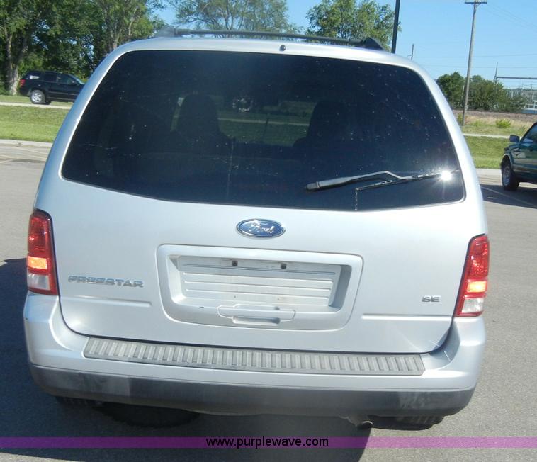 image for item D4271 2007 Ford Freestar SE mini van