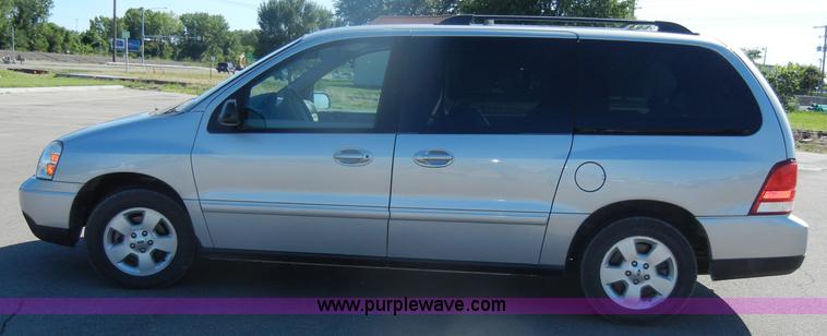 image for item D4271 2007 Ford Freestar SE mini van