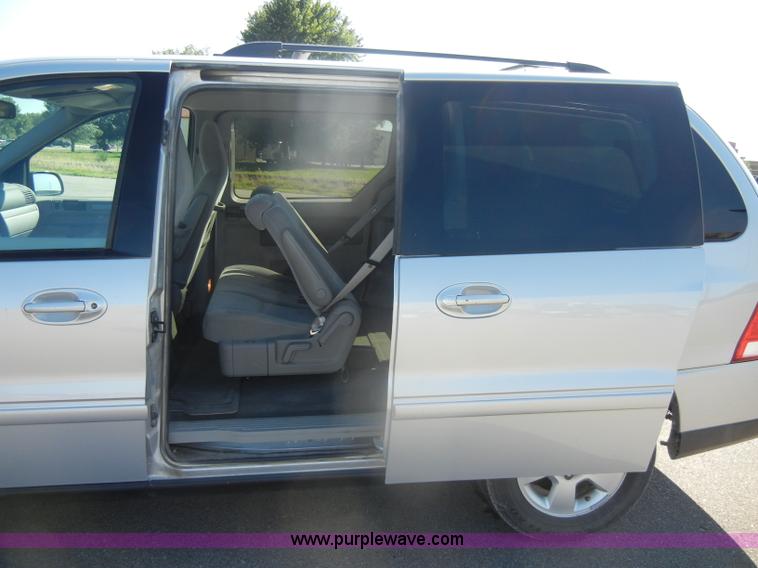 image for item D4271 2007 Ford Freestar SE mini van