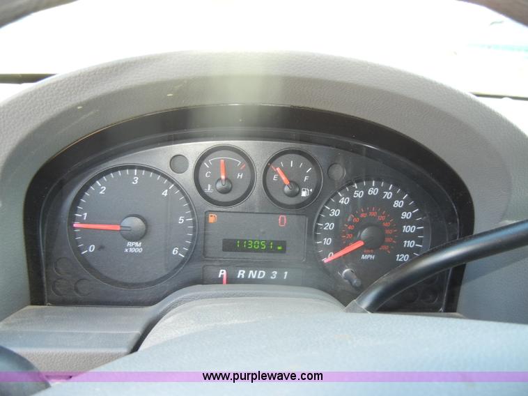 image for item D4271 2007 Ford Freestar SE mini van