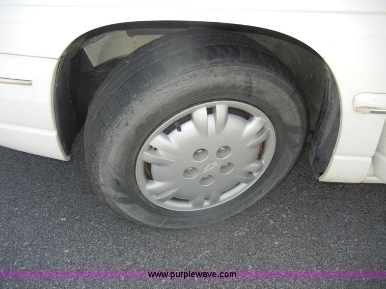 image for item D4272 2001 Chevrolet Lumina