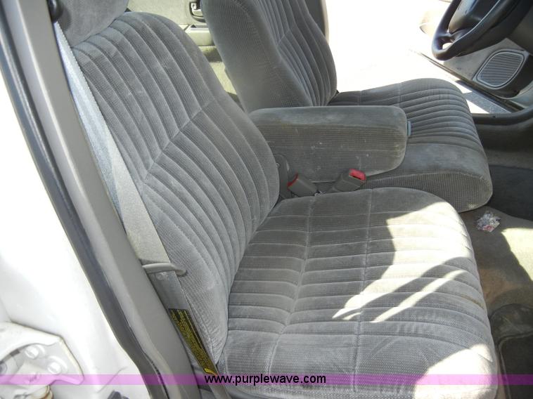 image for item D4272 2001 Chevrolet Lumina