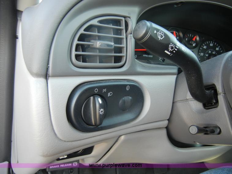 image for item D4273 2006 Ford Taurus SE