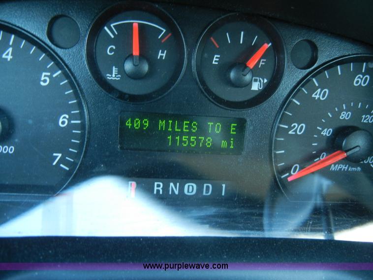 image for item D4273 2006 Ford Taurus SE