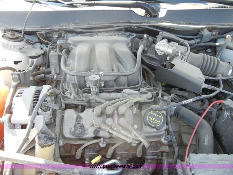 image for item D4273 2006 Ford Taurus SE