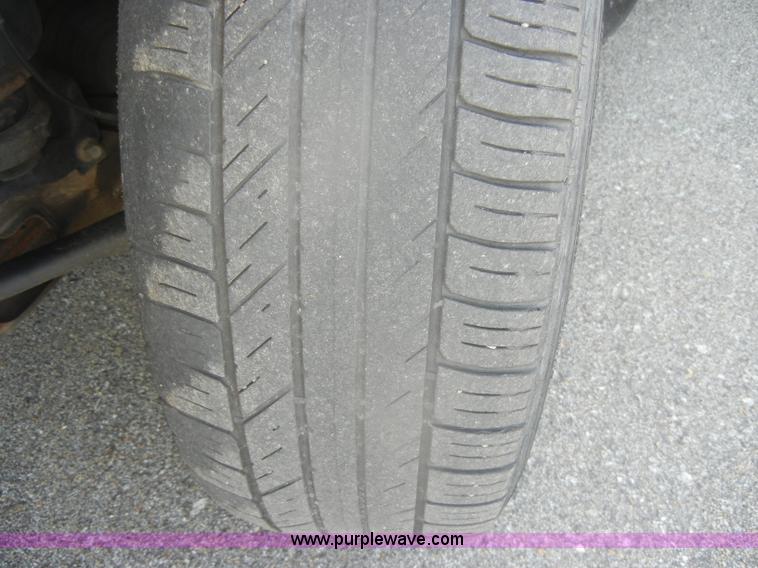 image for item D4273 2006 Ford Taurus SE