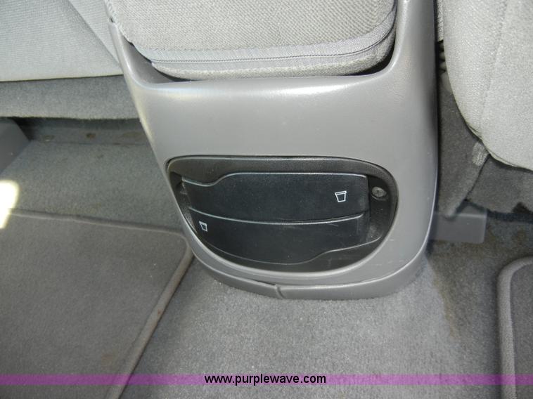 image for item D4273 2006 Ford Taurus SE