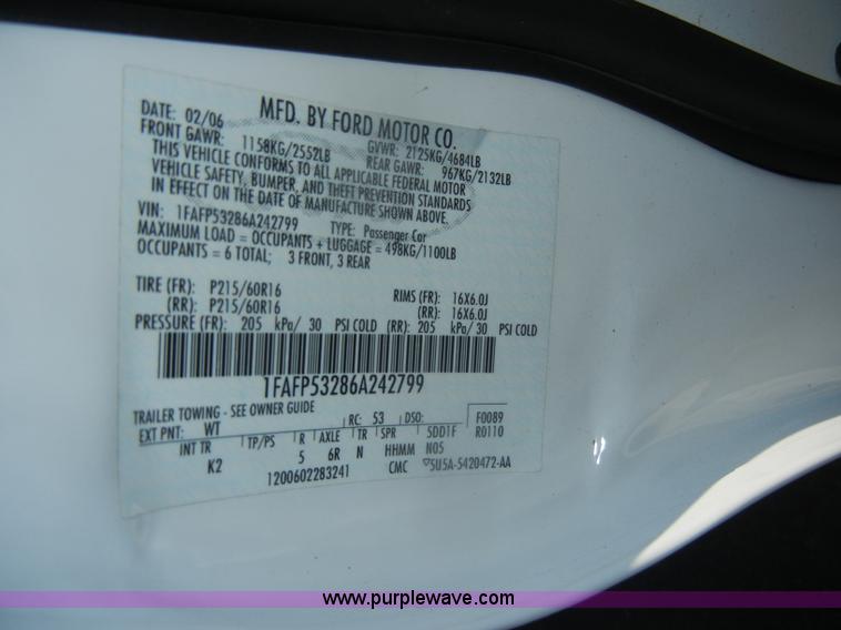 image for item D4273 2006 Ford Taurus SE