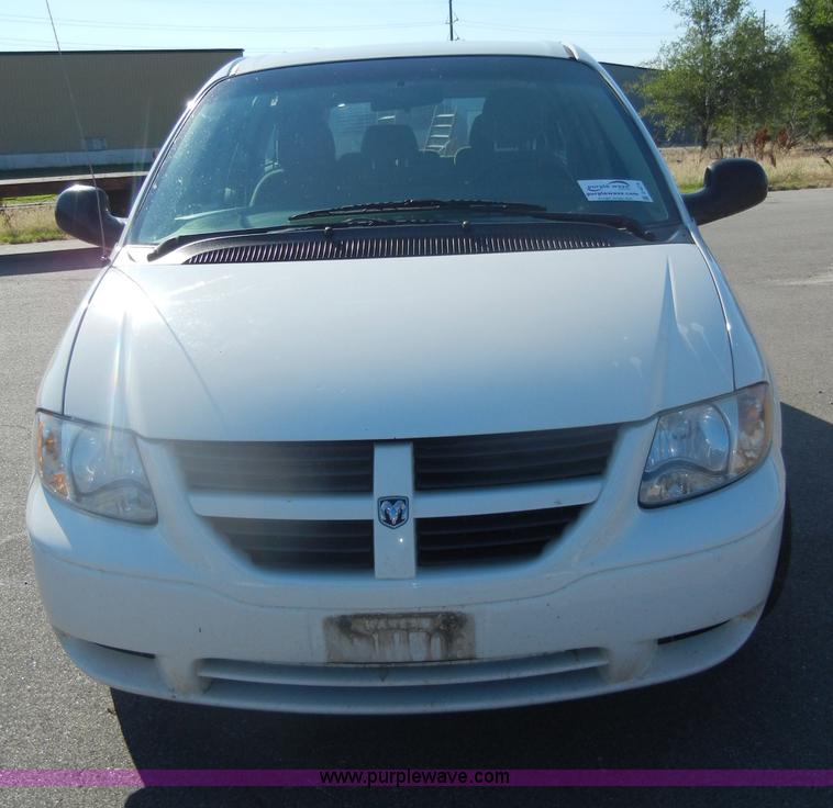 image for item D4274 2006 Dodge Grand Caravan mini van