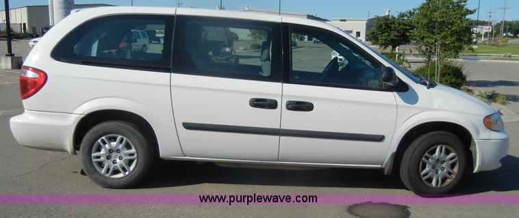 image for item D4274 2006 Dodge Grand Caravan mini van