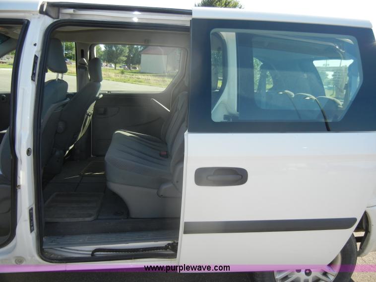 image for item D4274 2006 Dodge Grand Caravan mini van