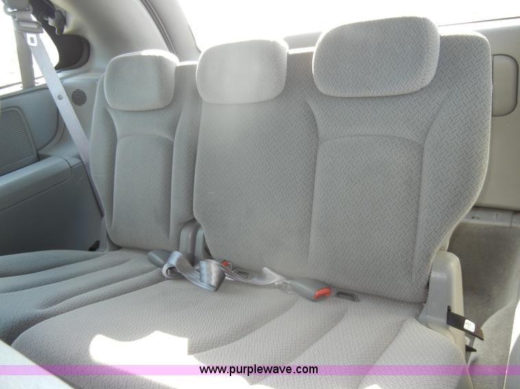 image for item D4274 2006 Dodge Grand Caravan mini van