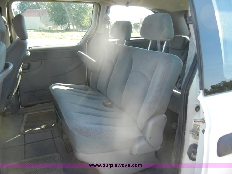 image for item D4274 2006 Dodge Grand Caravan mini van