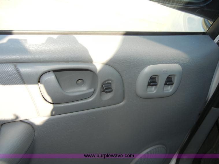 image for item D4274 2006 Dodge Grand Caravan mini van